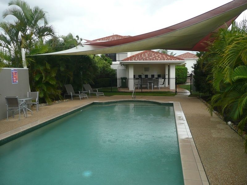 8/323 Christine Avenue, Varsity Lakes QLD 4227