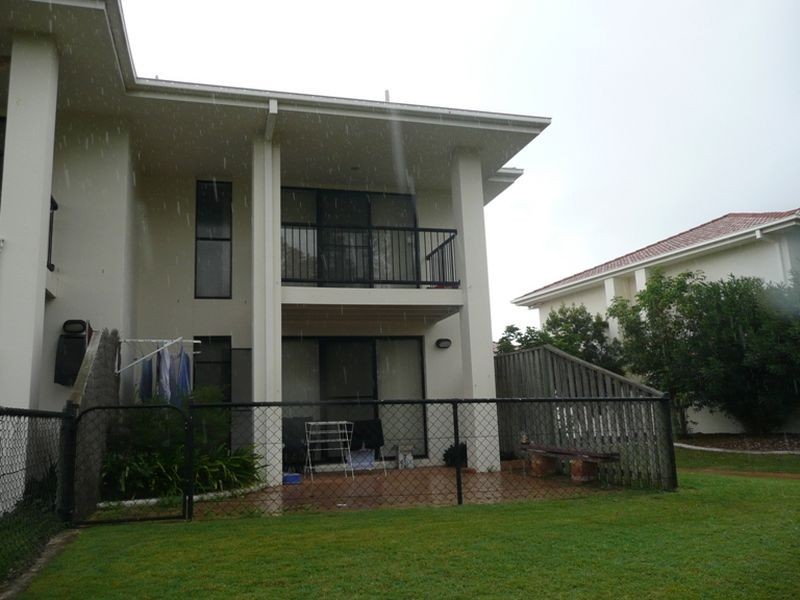 8/323 Christine Avenue, Varsity Lakes QLD 4227
