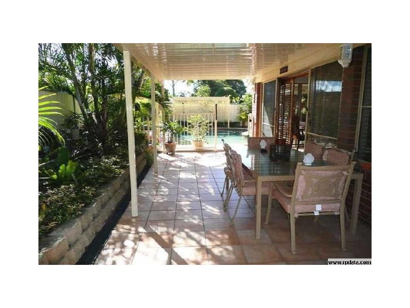 8 Woodstone Court, Varsity Lakes QLD 4227