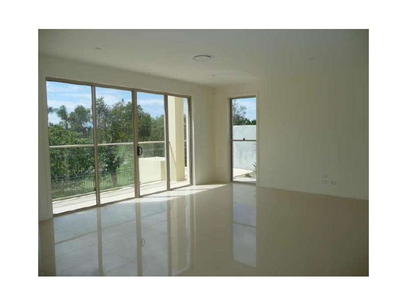 12/145 ‘Inner Circle’ Palm Meadows Dr, Carrara QLD 4211