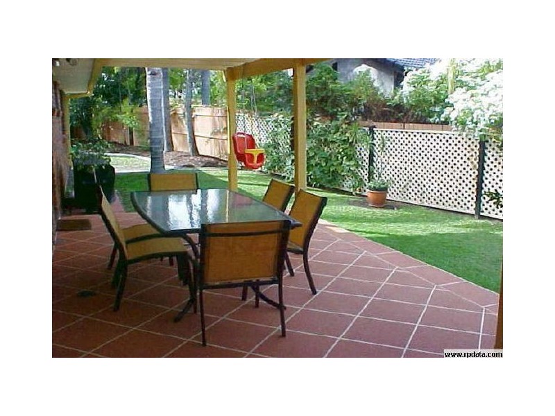 5 Twin Oaks Place, Varsity Lakes QLD 4227