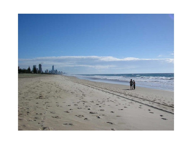 26 Dawn Parade, Miami QLD 4220