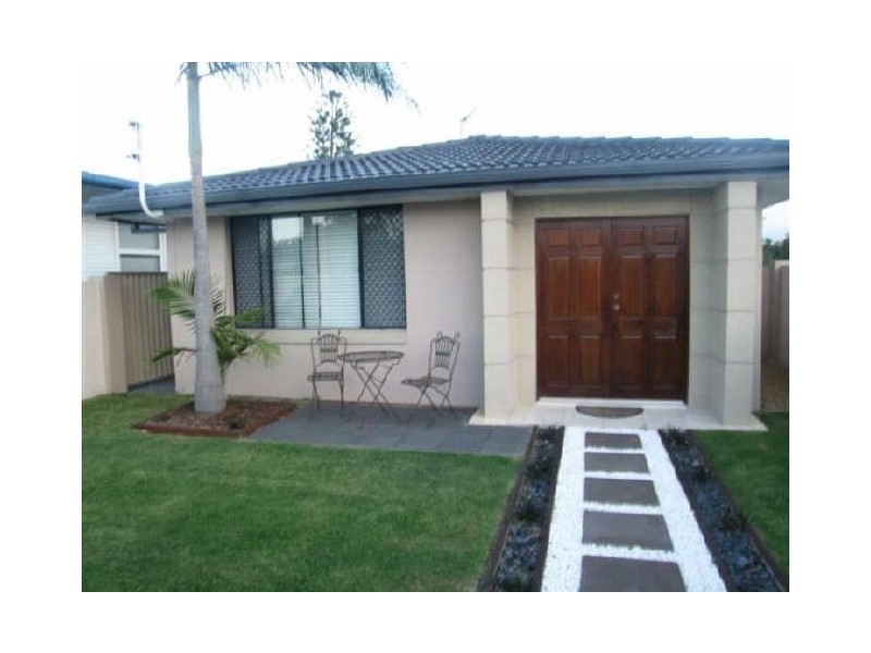 26 Dawn Parade, Miami QLD 4220