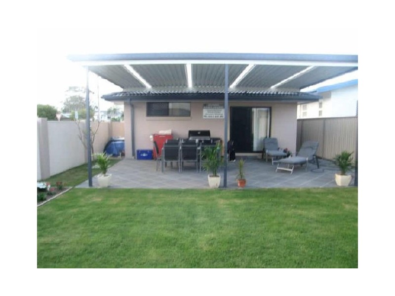 26 Dawn Parade, Miami QLD 4220