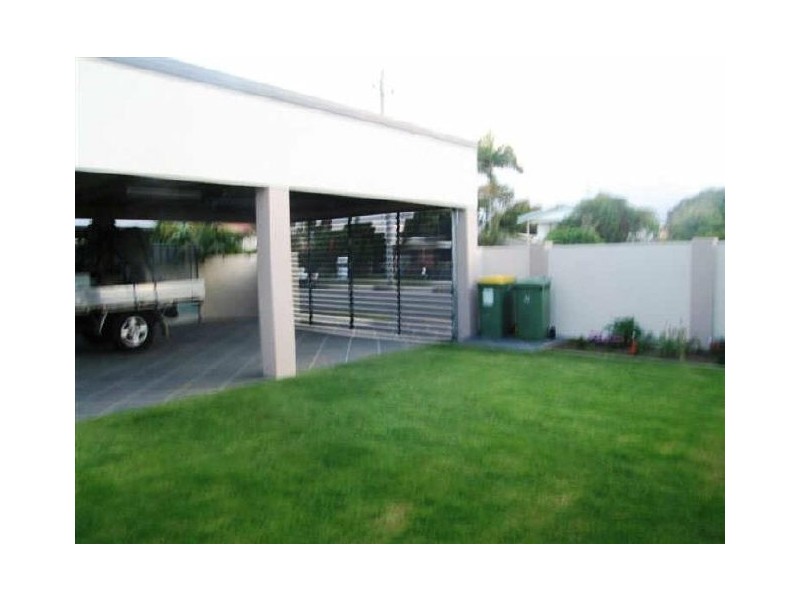 26 Dawn Parade, Miami QLD 4220
