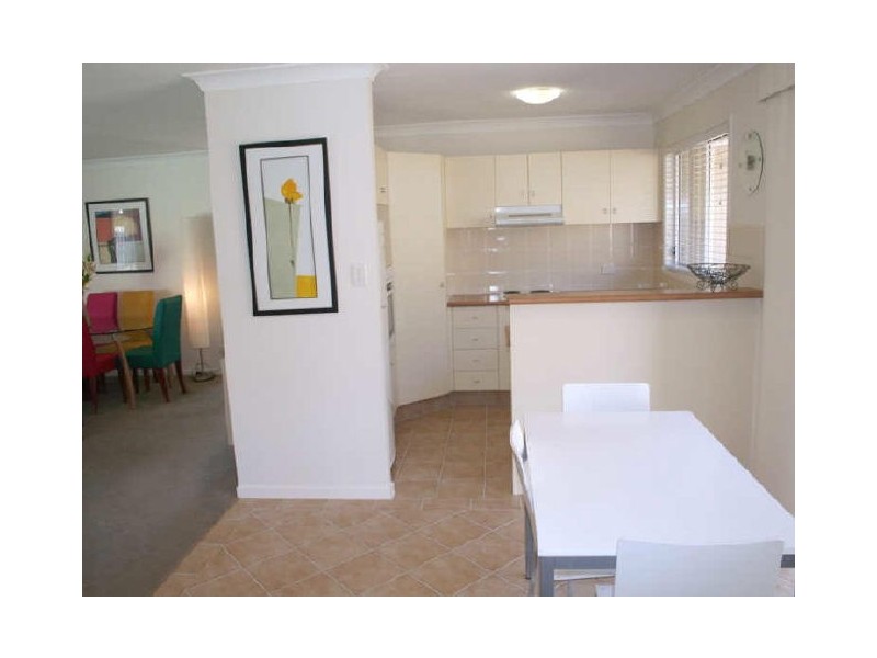18 Nuthatch Street, Burleigh Waters QLD 4220