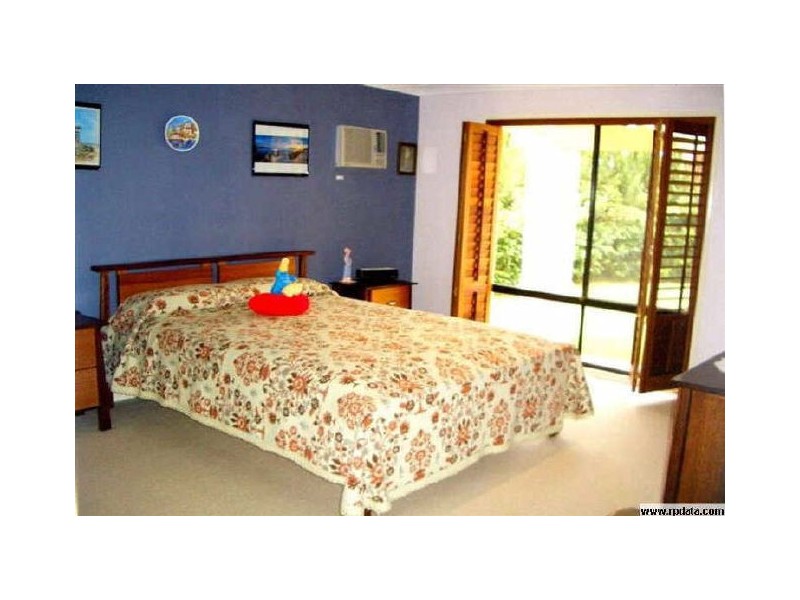 134 Dunlin Drive, Burleigh Waters QLD 4220