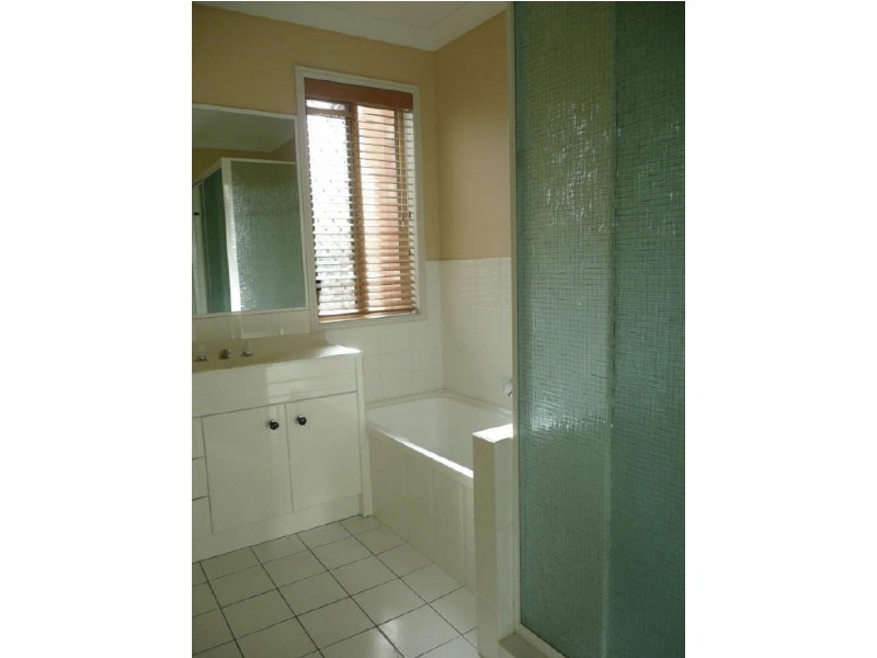 1/3 Swinburne Street, Varsity Lakes QLD 4227