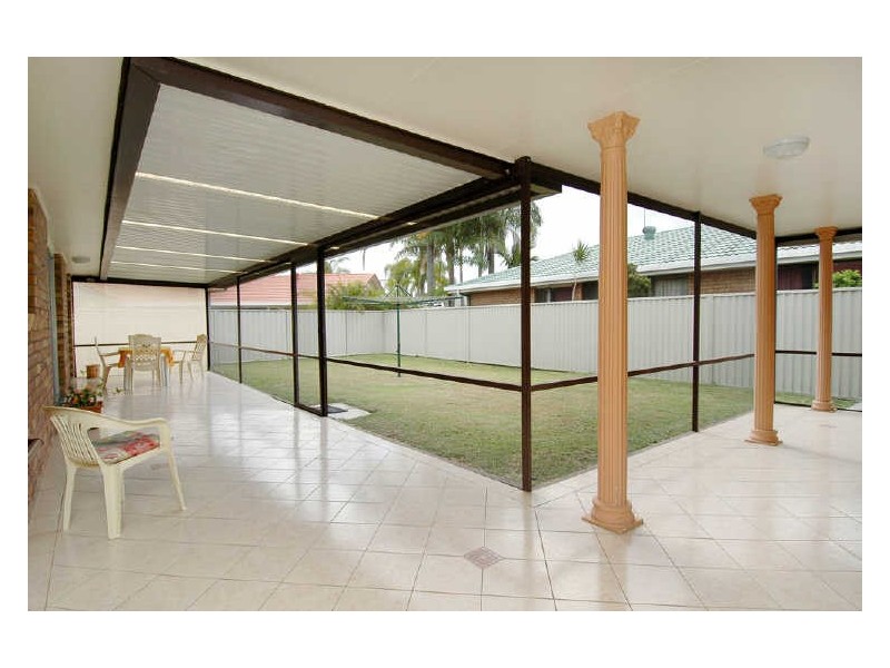 33 Dunlin Drive, Burleigh Waters QLD 4220