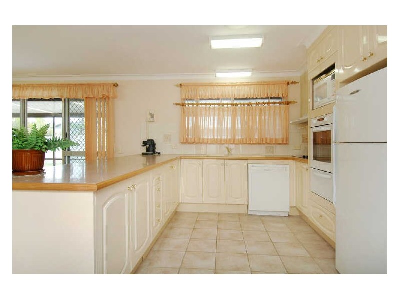 33 Dunlin Drive, Burleigh Waters QLD 4220