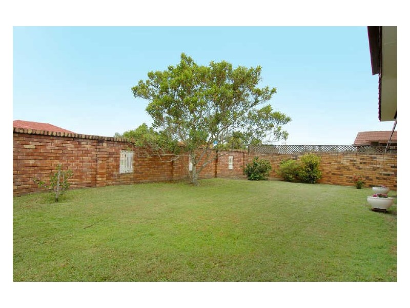 33 Dunlin Drive, Burleigh Waters QLD 4220