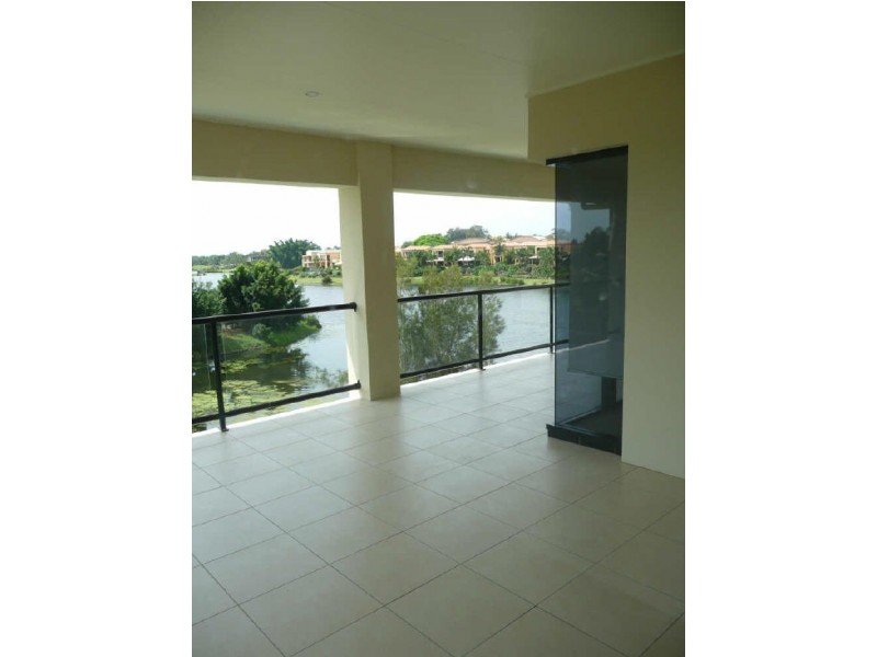 10/145 ‘Inner Circle’ Palm Meadows Dr, Carrara QLD 4211