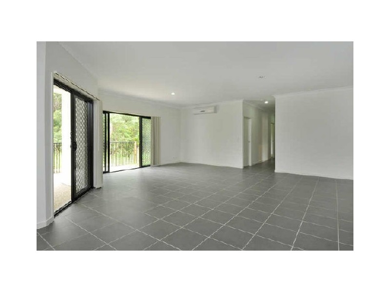 1/17 Laura Place, Varsity Lakes QLD 4227