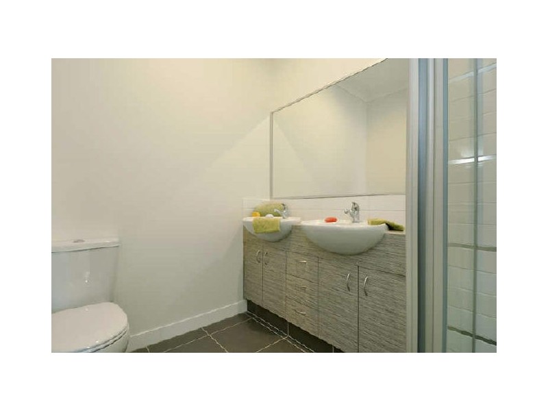 1/17 Laura Place, Varsity Lakes QLD 4227