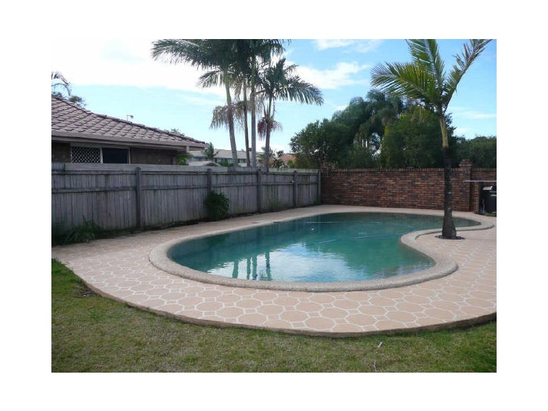 11 Silvabank Drive, Varsity Lakes QLD 4227