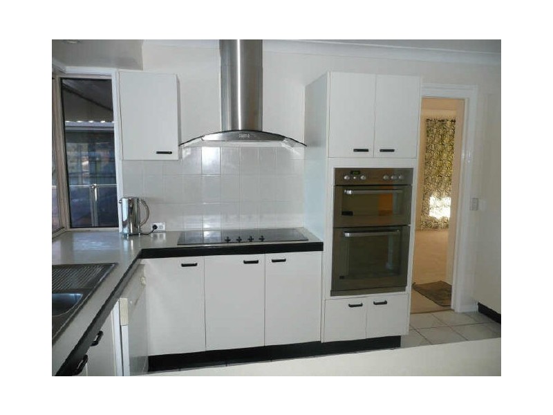 11 Silvabank Drive, Varsity Lakes QLD 4227