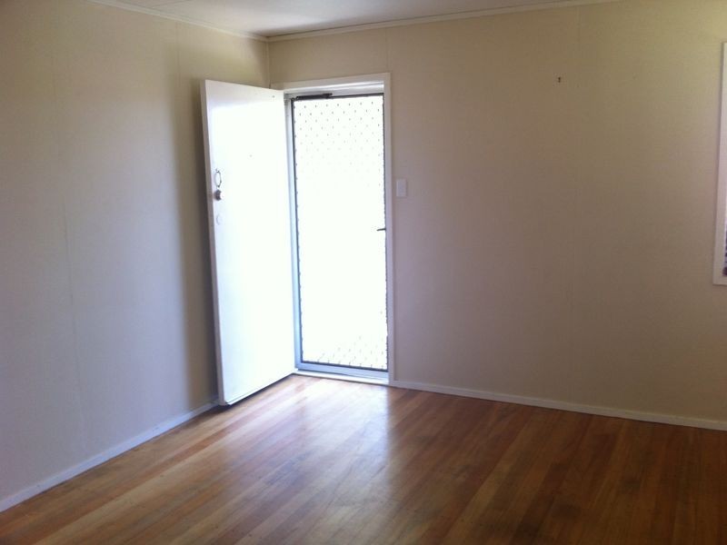 4 Hedge Row, Varsity Lakes QLD 4227