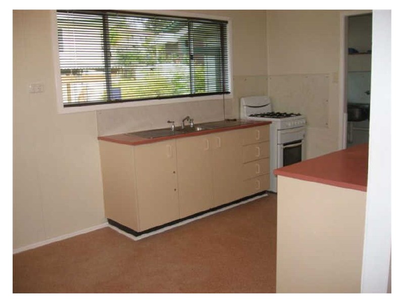 4 Hedge Row, Varsity Lakes QLD 4227