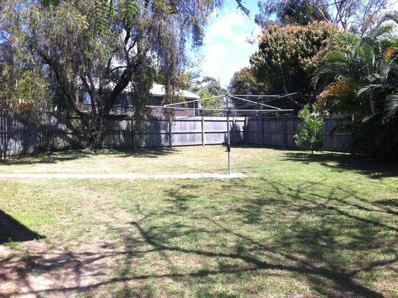 4 Hedge Row, Varsity Lakes QLD 4227
