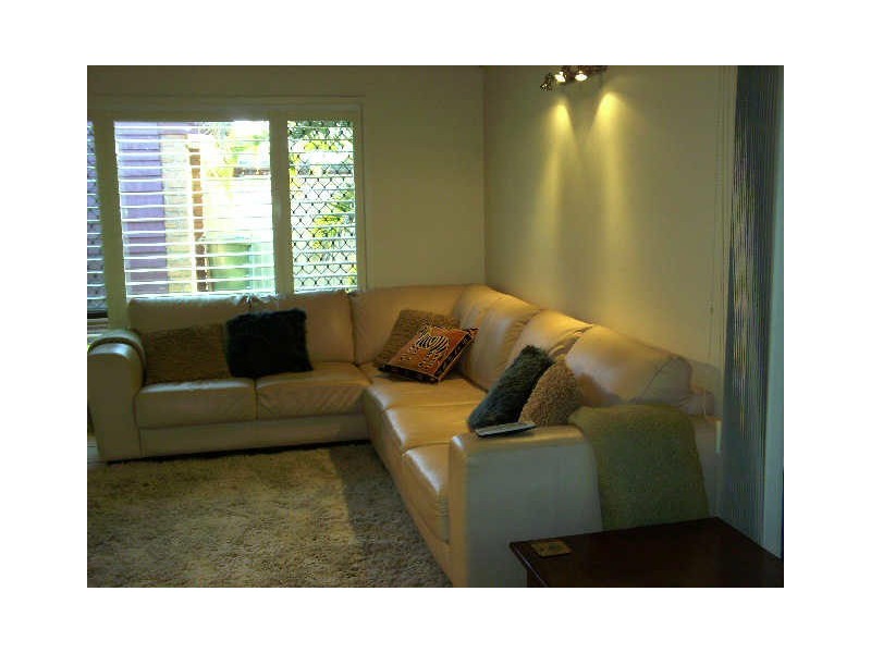 2/39 Frascott Ave, Varsity Lakes QLD 4227