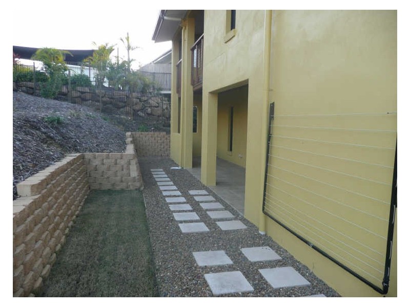 11 Molonglo Close, Reedy Creek QLD 4227