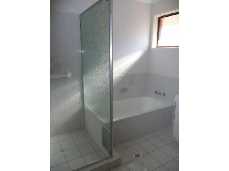 1/1 Snowgum Court, Varsity Lakes QLD 4227