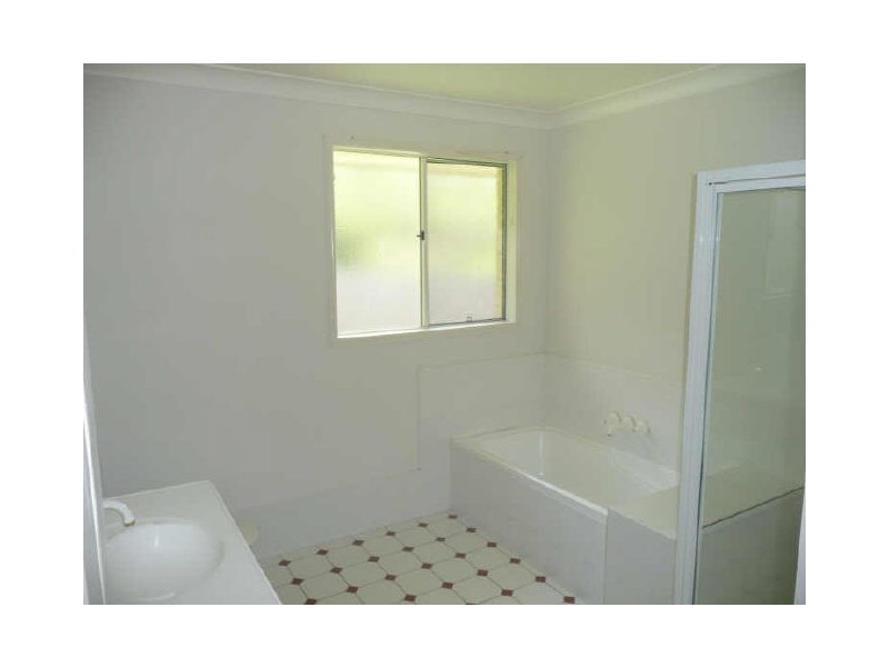 18 Bidwill Court, Elanora QLD 4221