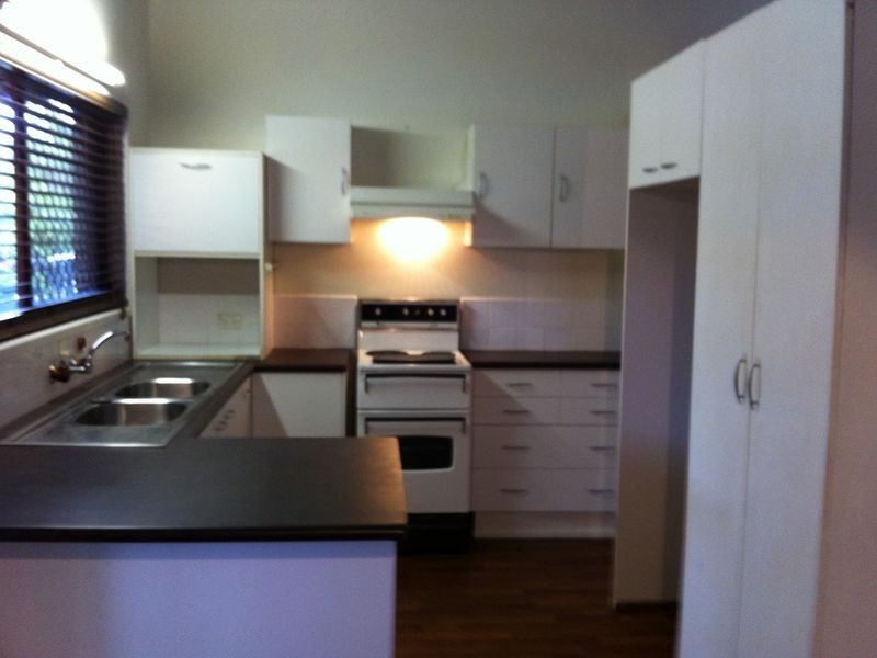 1/4 Shrike Ct, Burleigh Waters QLD 4220