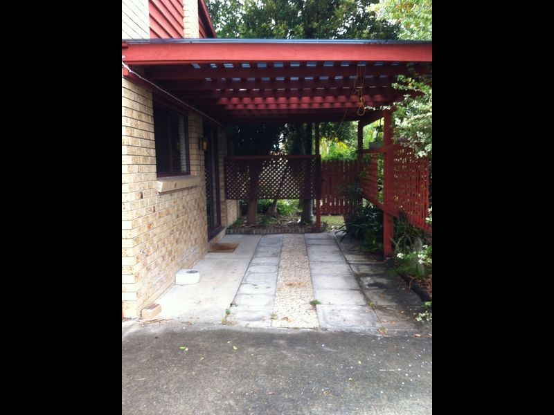 1/4 Shrike Ct, Burleigh Waters QLD 4220