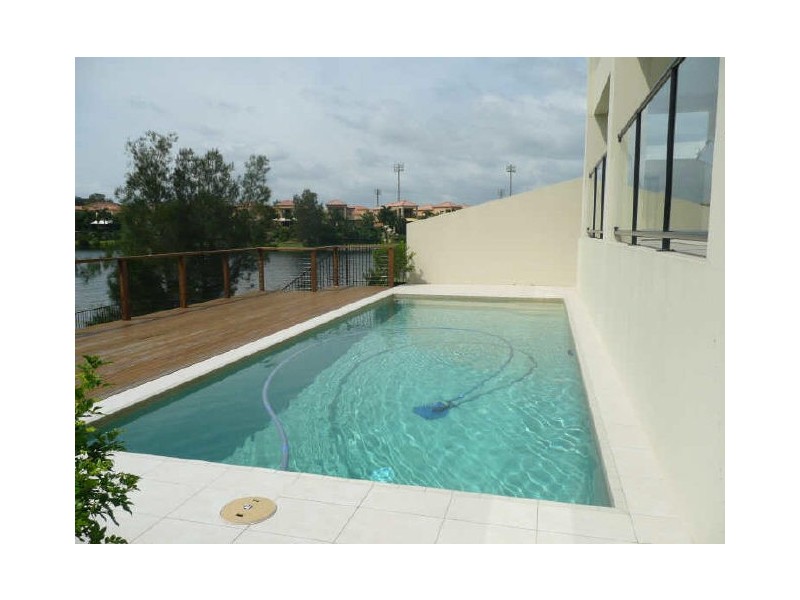 7/145 “Inner Circle” Palm Meadows Dr, Carrara QLD 4211