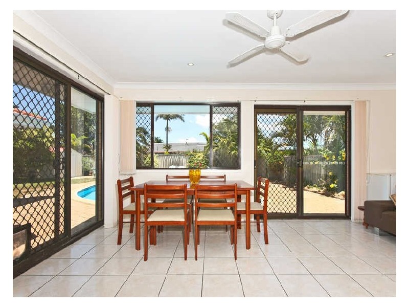 11 Spoonbill Court, Burleigh Waters QLD 4220