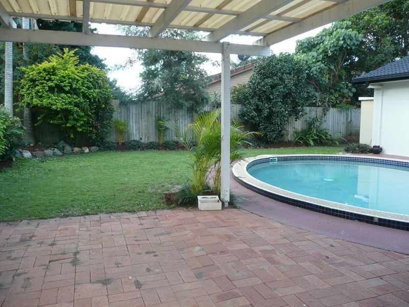 5 Barberry Court, Palm Beach QLD 4221