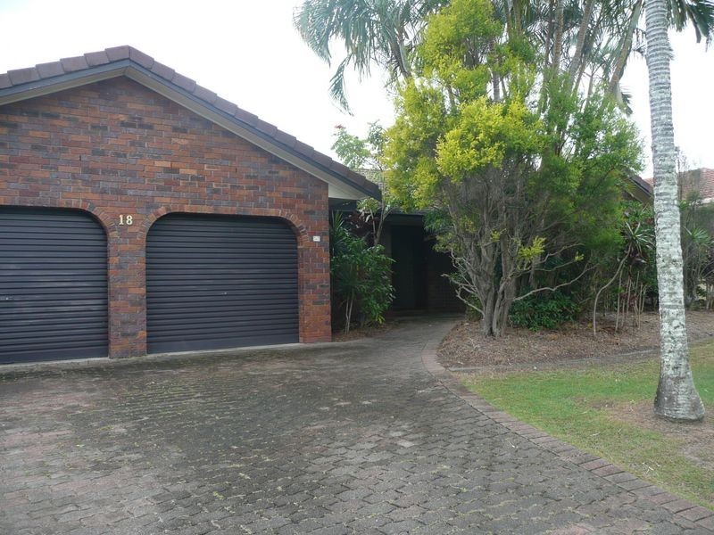 18 Redleaf Court, Burleigh Waters QLD 4220