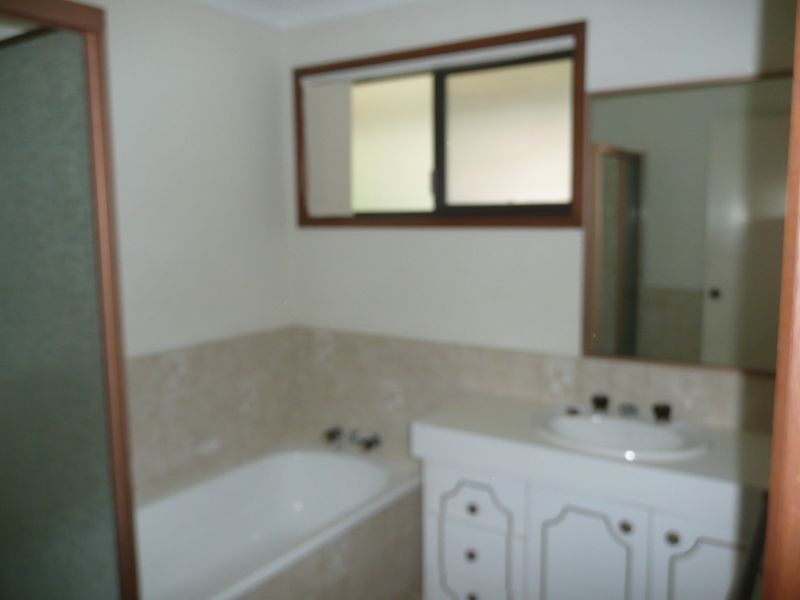 18 Redleaf Court, Burleigh Waters QLD 4220