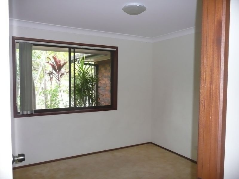 18 Redleaf Court, Burleigh Waters QLD 4220