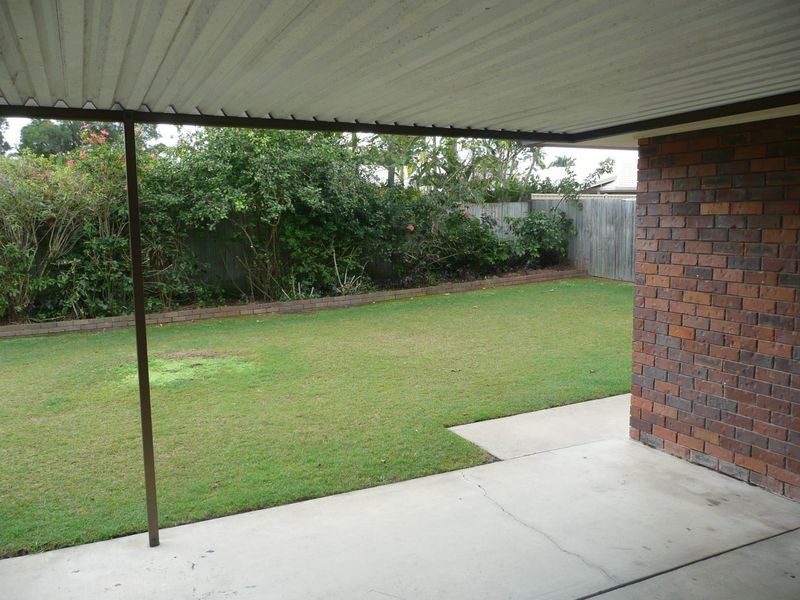 18 Redleaf Court, Burleigh Waters QLD 4220