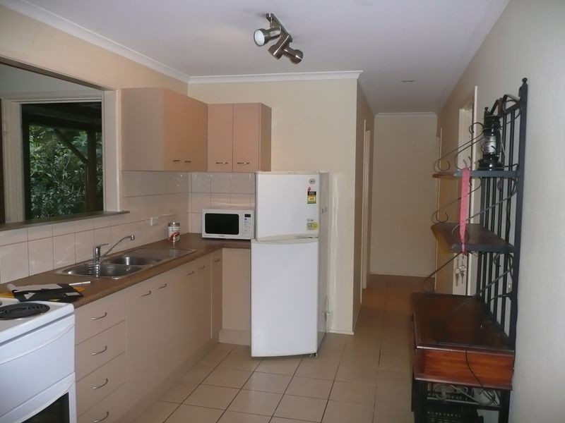 24 Poinsettia Parade, Varsity Lakes QLD 4227