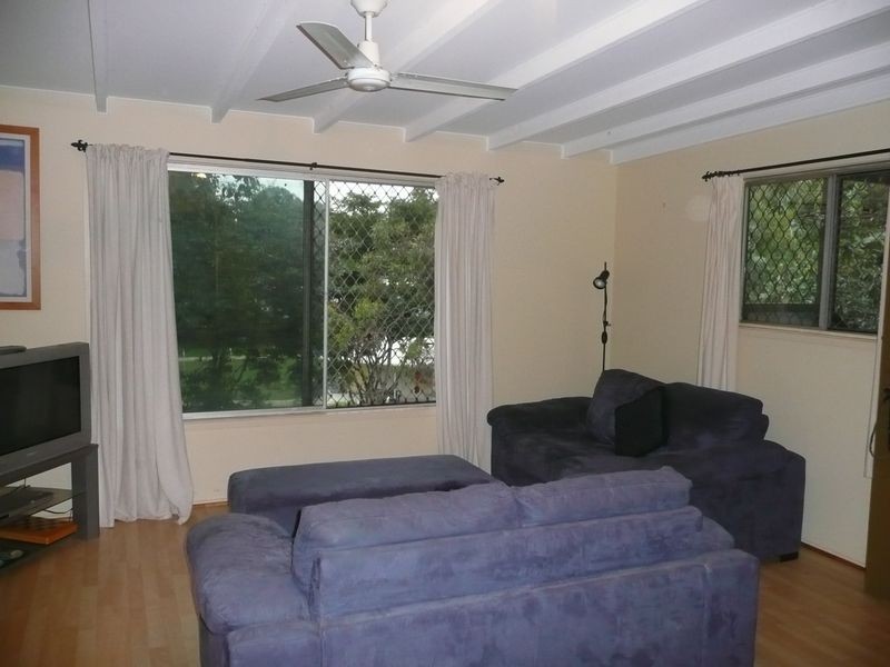 24 Poinsettia Parade, Varsity Lakes QLD 4227