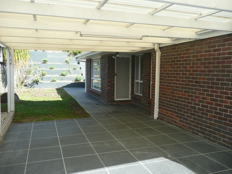 19 Montezuma Drive, Burleigh Waters QLD 4220