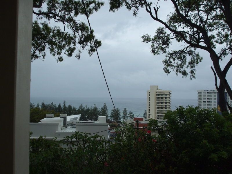 2/18 Brake Street, Burleigh Heads QLD 4220