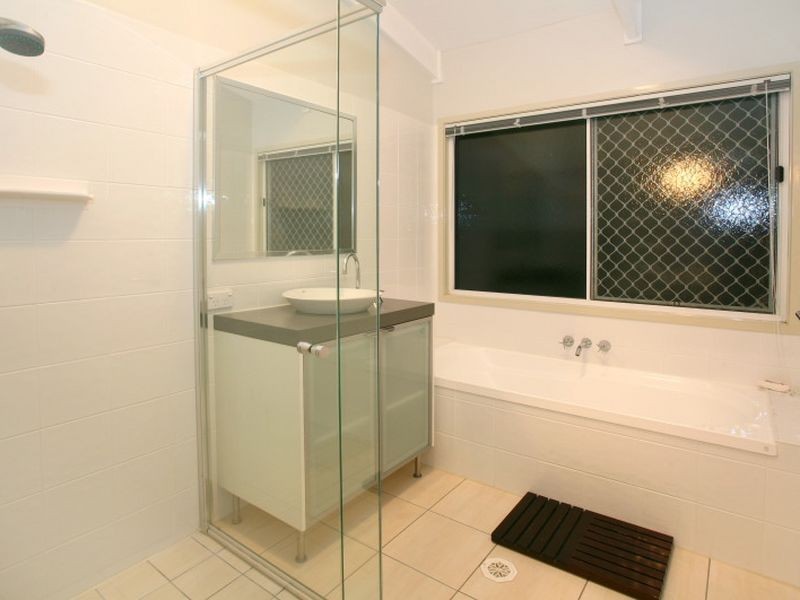 43 Ladds Ridge Rd, Burleigh Heads QLD 4220