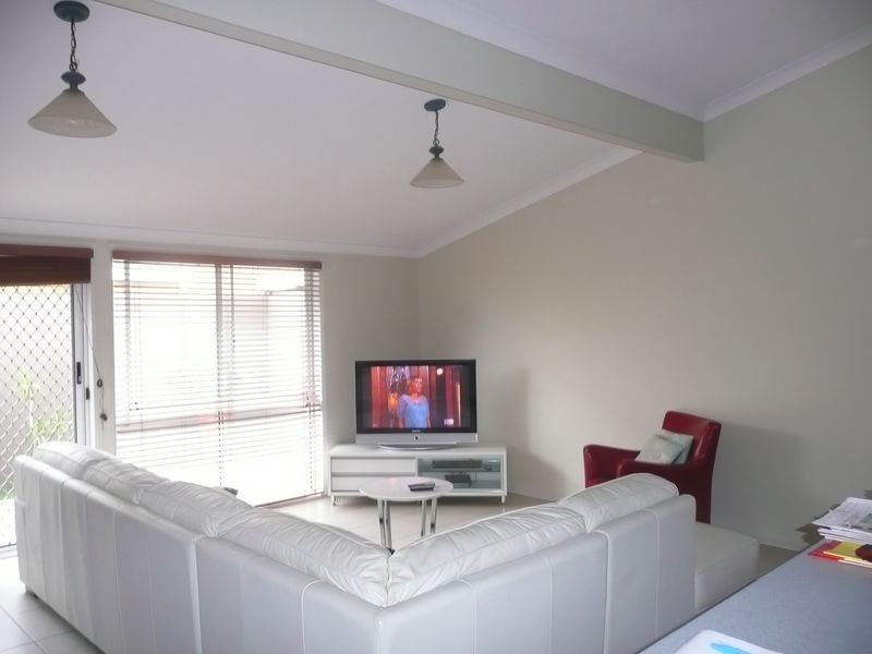 6/255 Christine Ave, Burleigh Waters QLD 4220