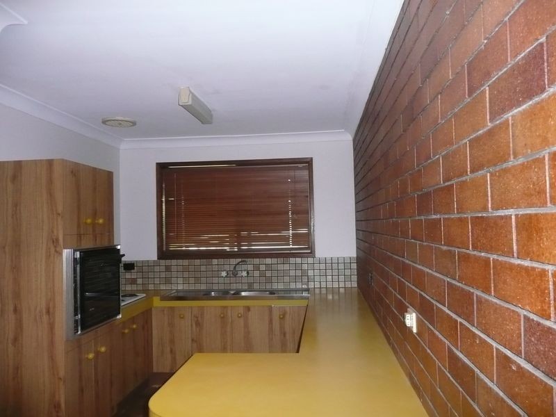 1/28 Bullimah Ave, Burleigh Heads QLD 4220