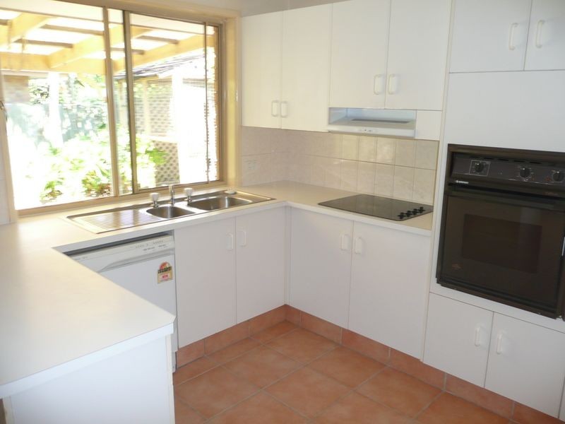 6 Triscay Place, Varsity Lakes QLD 4227