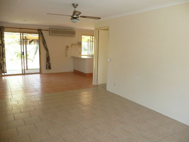 6 Triscay Place, Varsity Lakes QLD 4227