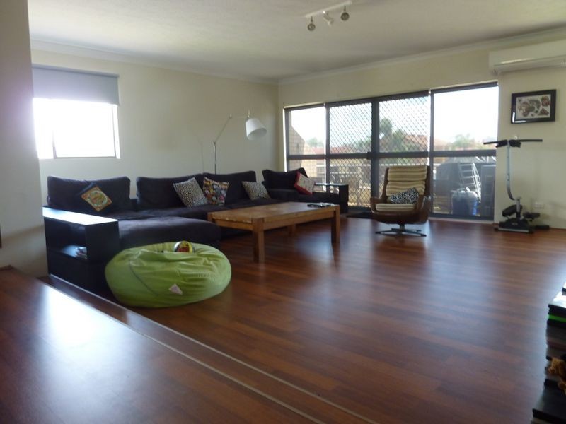 4/1 Angie Court, Mermaid Waters QLD 4218