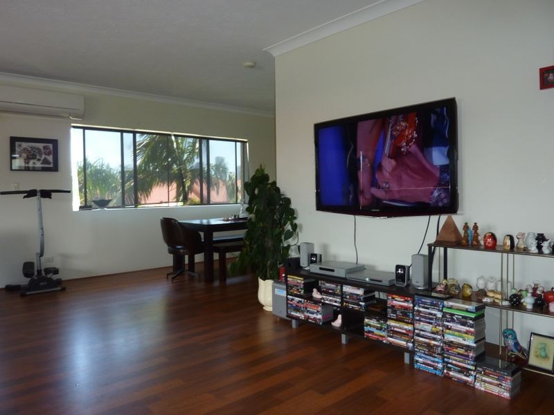 4/1 Angie Court, Mermaid Waters QLD 4218