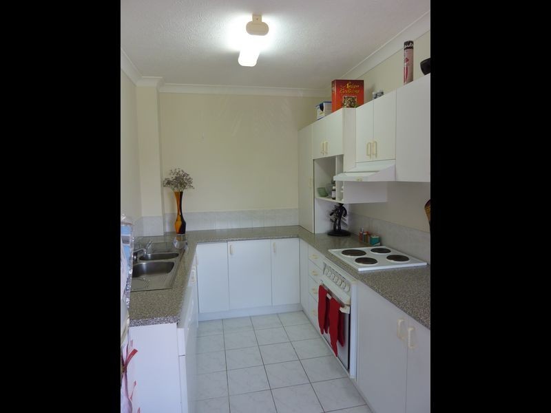 4/1 Angie Court, Mermaid Waters QLD 4218
