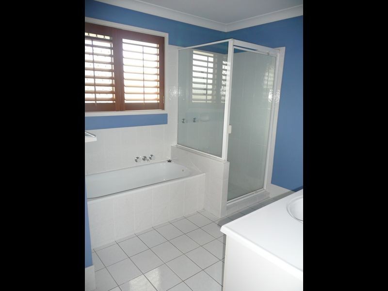 17/12 Bottlewood Crt, Burleigh Waters QLD 4220