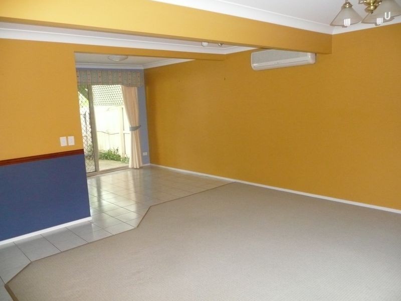 17/12 Bottlewood Crt, Burleigh Waters QLD 4220